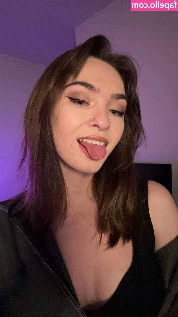 egirlMo - Happy Valentine’s Day from yours truly Baby Venus
