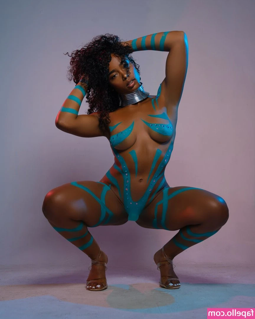 theniknikcourtney - Wanna see pics like this but nude Daddy? hehe If you want to spoil me