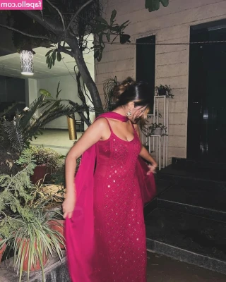 Shubhna Agarwal [ shubhna-agarwal ] - Do you like solving riddles, honey?🤔 I can be your most