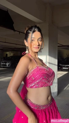 Shubhna Agarwal [ shubhna-agarwal ] - How do I look?? Am I hot enough to be your future GF?