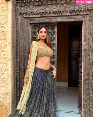 Shubhna Agarwal [ shubhna-agarwal ] - Bom domingo meus amores!  Vamos fazer uma brincadeira? Quem acertar