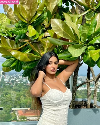 Shubhna Agarwal [ shubhna-agarwal ] - Doing abs naked 🙂