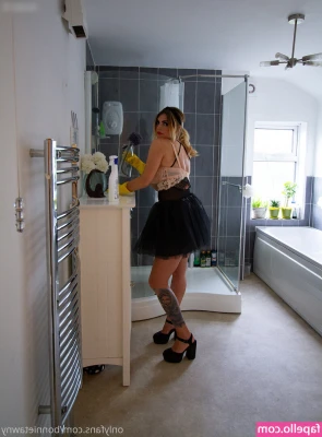 Bonnie Tawny [ bonnie-tawny-1 ] - The body