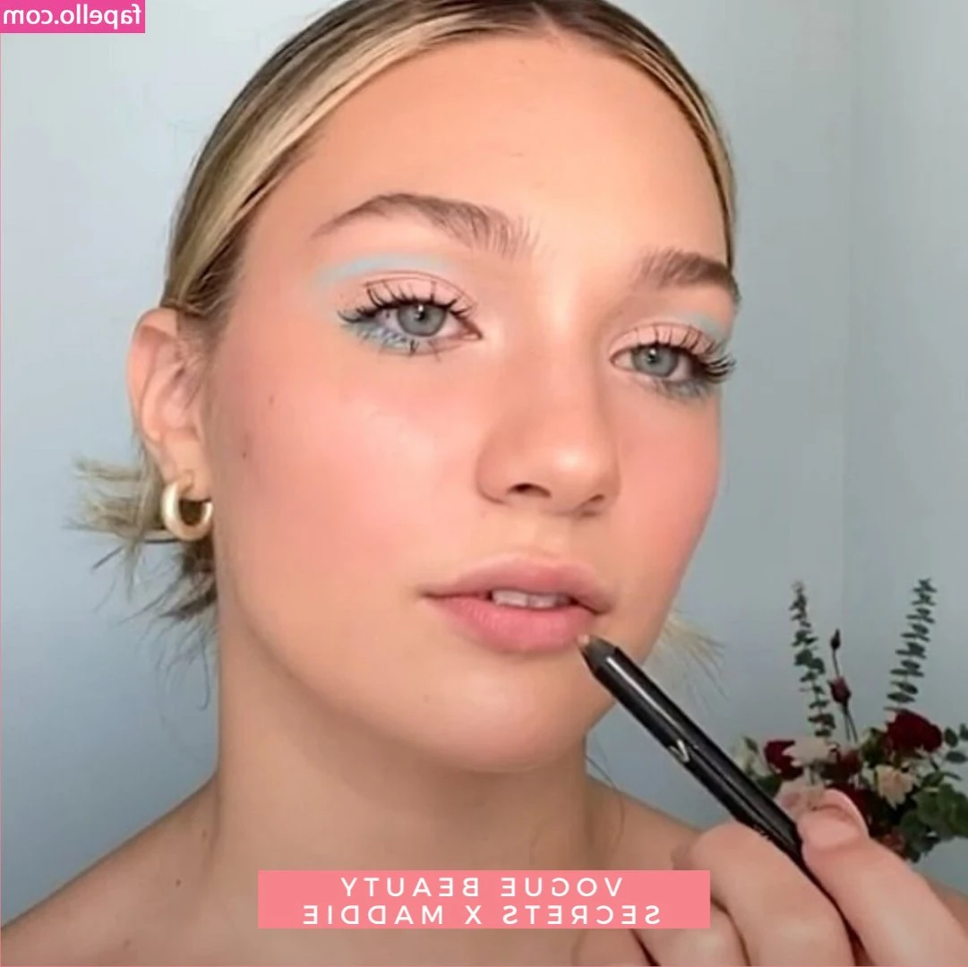 maddieziegler - Teaser video! Check out your DM for the entire stripping video.