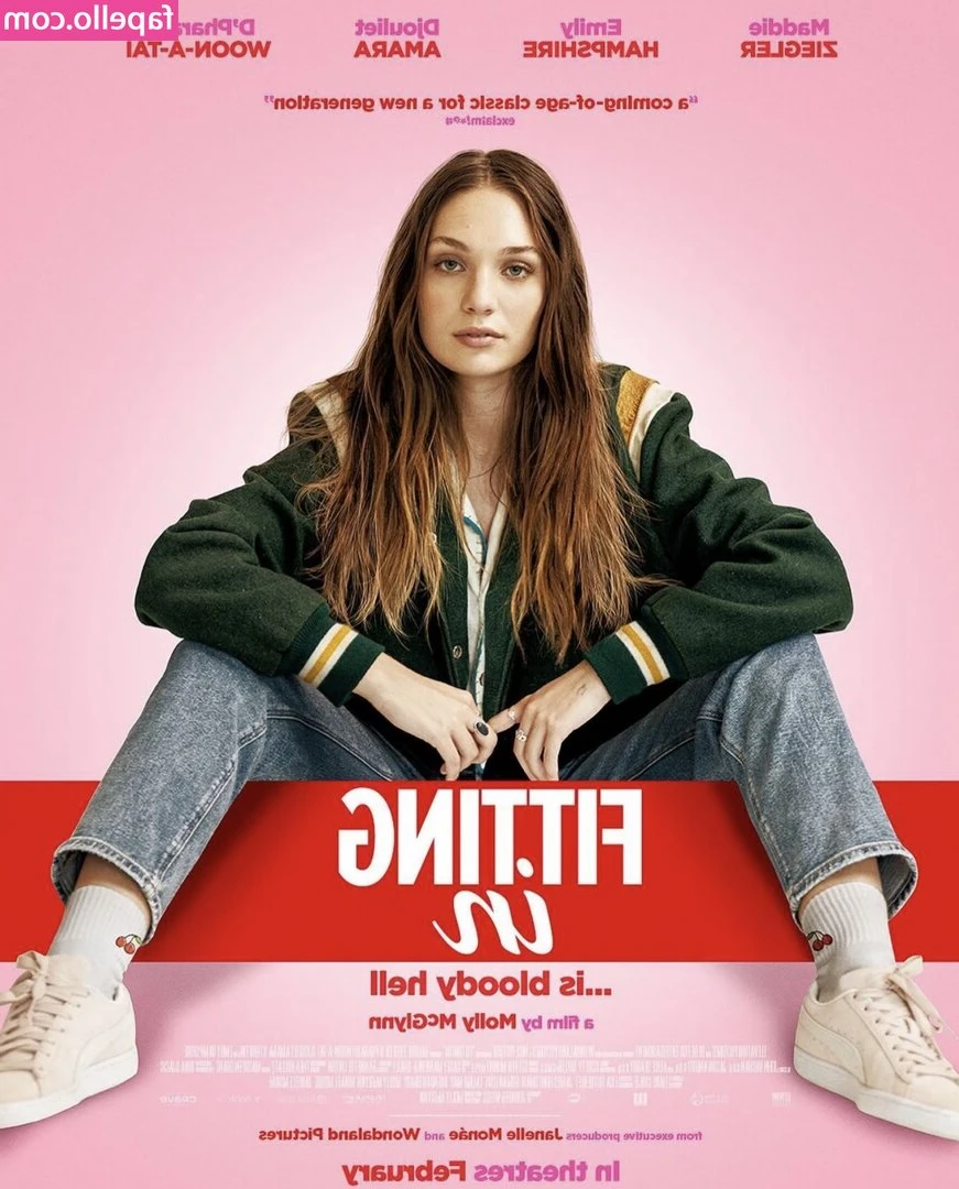 maddieziegler - Un body sexy sur mon lit ! Je vous réserve chaque jour un nouveau