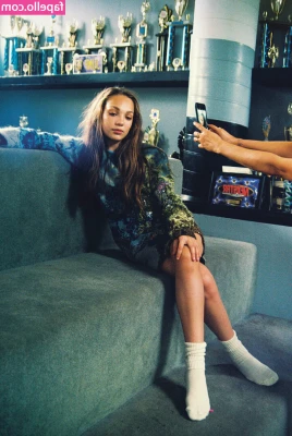 maddieziegler - what if i was your new girlfriend? would you show me off?😈