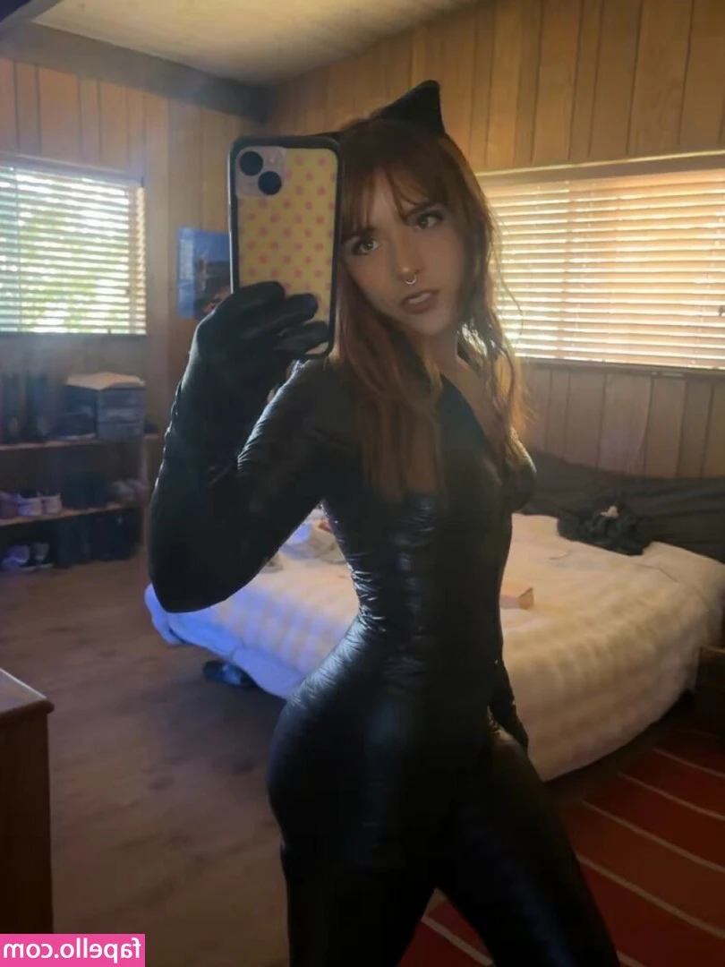 lolabunnyz - REBILLERS ARE GETTING FREE NUDES! JS...  Tip $5 for this pic with my