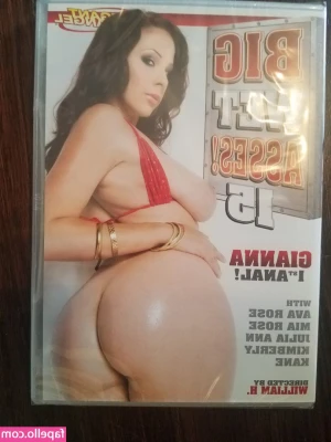 Gianna Michaels [ gianna-michaels ] - Hello friends 🔥 Tip me 50$ for a full NUDE video while sunbathing