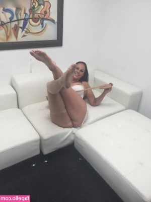 Gianna Michaels [ gianna-michaels ] - Hot morning sex with Lili   tip me  10 on this post if you want this
