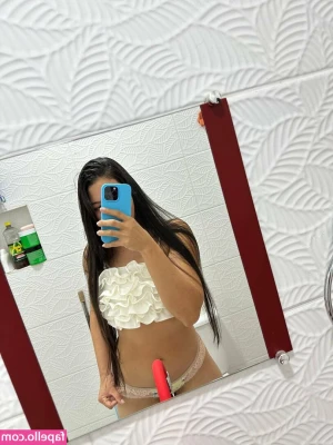 Thais Aruna [ thais-aruna ] - Hey, everybody. Today it's very cold outside. so I decided to take a