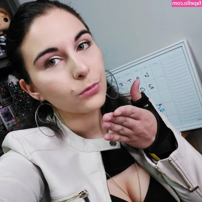 Allylotl - wanna stretch it? 🤤