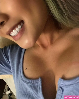 lindaafreckles - Side boooob and some boooty