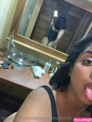 kellybootybrown - Are you going to spoil Mommy?
