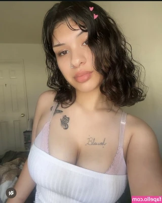 Yadhirazzep - Mixing a little bit of sunshine with a whole lot of sass. ✨ Can you