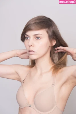 Alina Rin [ alina-rin ] - Only like $25 away from my MEGA goal. Someone wanna be my king and