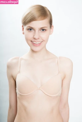 Alina Rin [ alina-rin ] - Just some mirror titties! Happy Tuesday