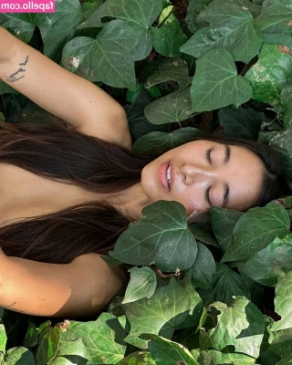 Hitomi Mochizuki [ hitomi-mochizuki ] - fuckin love being a girl lol