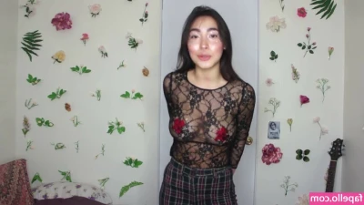 Hitomi Mochizuki [ hitomi-mochizuki ] - These jeans are soo tight 🥵