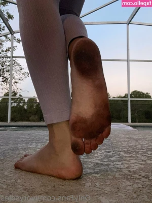 ivorysoles - This vacation got a bit 🥜 😅