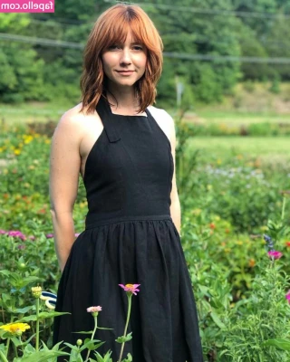 Valorie Curry [ valorie-curry ] - I HAVE DECIDED TO GO LIVE AT 10:00 PM EST!!! I hope everyone can
