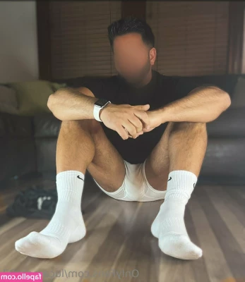 lucarocco07 - Woke up over an hour ago and was rock hard so I’ve just been