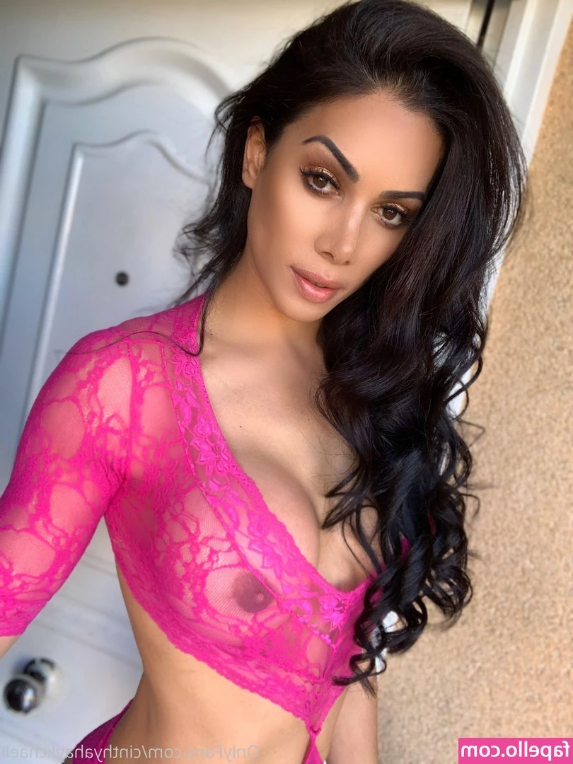 Cinthya Haykchaeli [ cinthya-haykchaeli ] - Fan recognized me in Disney when I was there with hubby for our