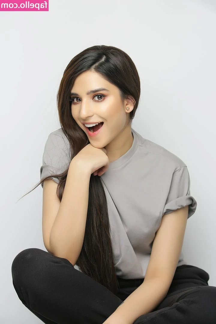 Ramsha Khan [ ramsha-khan ] - Daddy s cock looks so hot inside of me