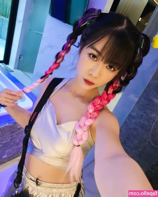 Wolfsbanee - Frieren in your DMs 💕