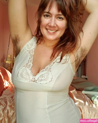 Hairy Women [ hairy-women ] - Happy new year guys  We hope you have a 2024 full of sex part 1
