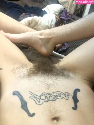 Hairy Women [ hairy-women ] - Good evening lovelies