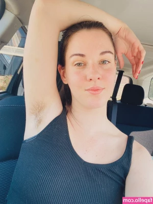 Hairy Women [ hairy-women ] - Can I taste your cock? 😈