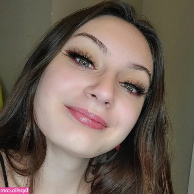 SeleneEsmeray - I think someone wants some attention 🍆