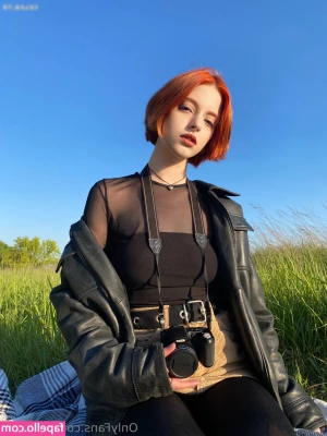 MILLKISS [ millkiss-1 ] - What would you enjoy more:  A quick hand job or a blowjob? 👅👅