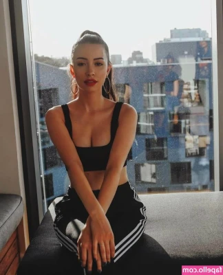 Christian Serratos [ christian-serratos ] - Naughty mommy on the kitchen floor 😋