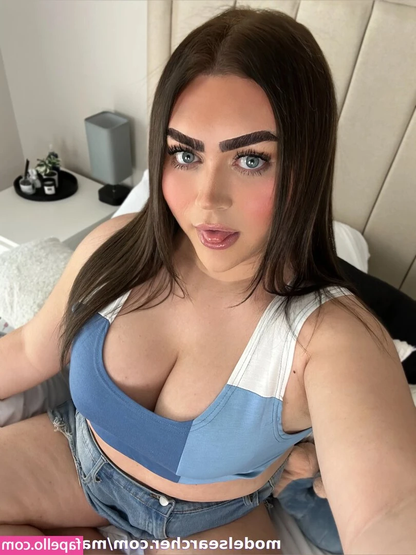 Madi Eliza [ madi-eliza ] - I think we need to get another hotel room