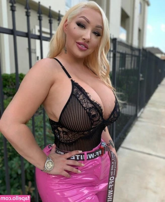 Tanya Lieder [ tanya-lieder ] - Spread this pussy wide open so I can take every inch...