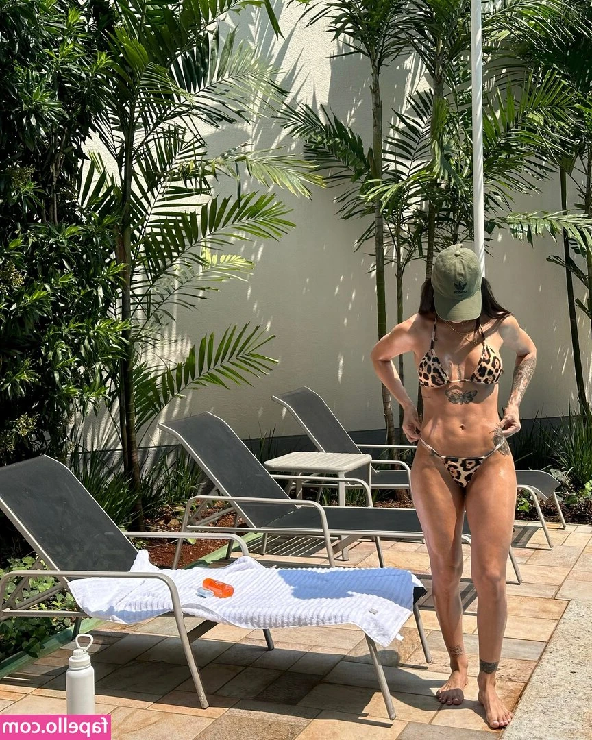 Ana Mosconi [ ana-mosconi ] - Playing babygirl today 🤭