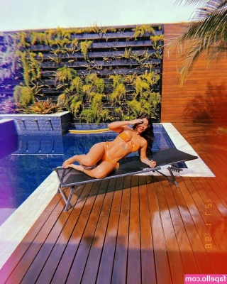 Ana Mosconi [ ana-mosconi ] - Honey I'm home ...