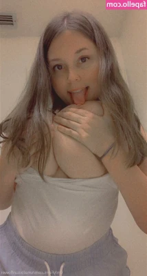smallxsunflower - Ffs, I’m like $10 away. Someone wanna buy some pics? 🥺