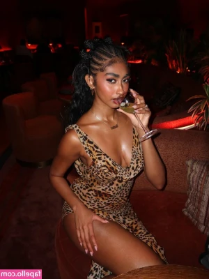 Jasmine Chola [ jasmine-chola ] - Is it that time of the day?! 👅💦