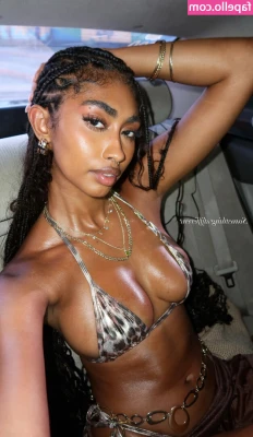 Jasmine Chola [ jasmine-chola ] - When you are trying to be cute and sensual but your camera decides to