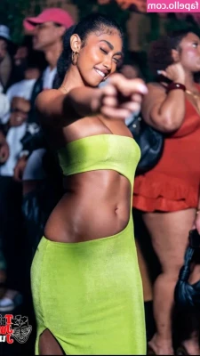 Jasmine Chola [ jasmine-chola ] - Pics to jerk your tiny dick to ;)