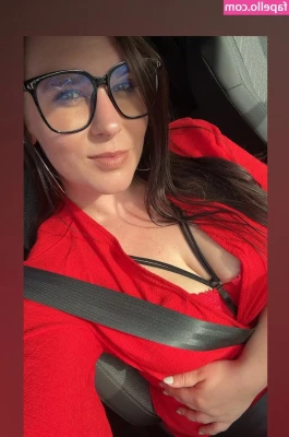 MagdalenaUlegly - Feeling horny and wanna watch me cum? I am sending the full 9 min vid