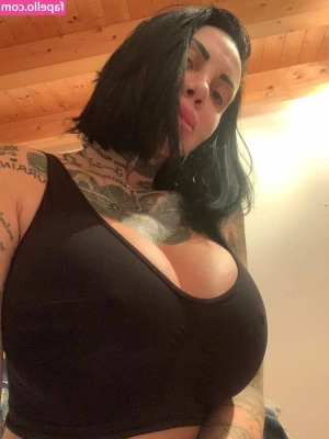 Azzurra Merlo [ azzurra-merlo ] - I can’t rip it up without a stiff one 😜