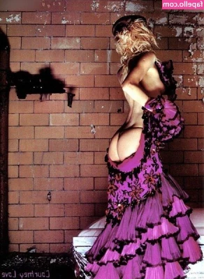 Courtney Love [ courtney-love ] - I ll be back to posting soon I was in the hospital guys  Pretty
