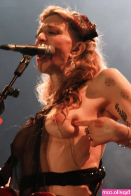 Courtney Love [ courtney-love ] - How many kitty s would be too many