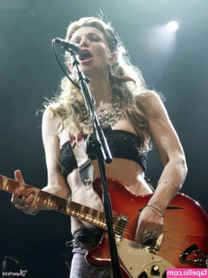 Courtney Love [ courtney-love ] - That one shot we got when we tried to do a nude photoshoot by a