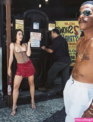 Playboy International [ playboy-international ] - Un doigt et un putain orgasme 🙈