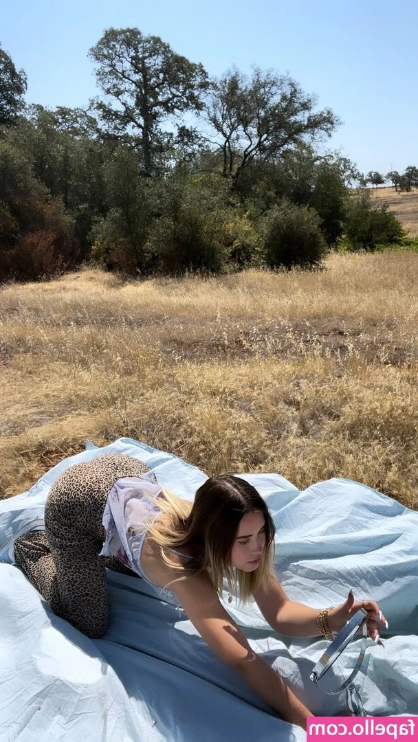 Lily Hale [ lily-hale ] - Have you ever seen an ass like this? 😜  (I post fully explicit on
