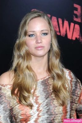 Jennifer Lawrence [ jennifer-lawrence ] - Hi 👋🏻  1) check your DM’s  2) guarda come mi masturbo da